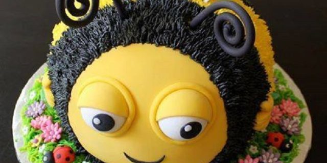 BuzzBee-cake-640×672
