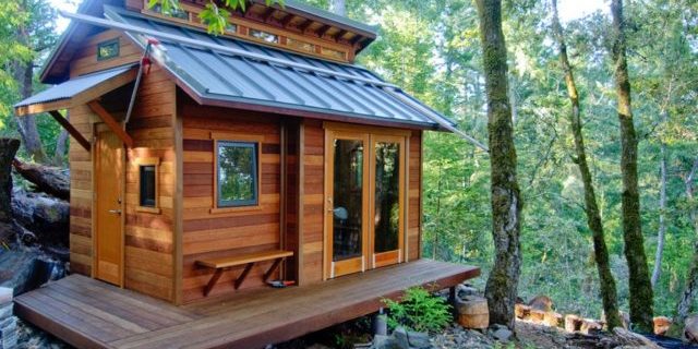 Tiny-House-In-The-Wilderness-640×428