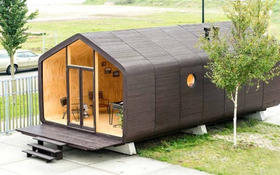 little-house-made-out-of-cardboard-1-640×360