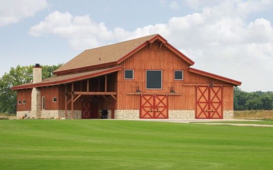 custom-built-wood-barns-640×346
