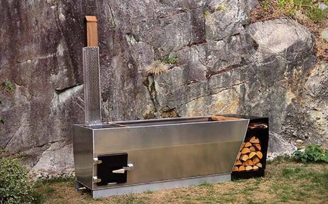 outdoor-wood-fired-soaking-hot-tub-640×426